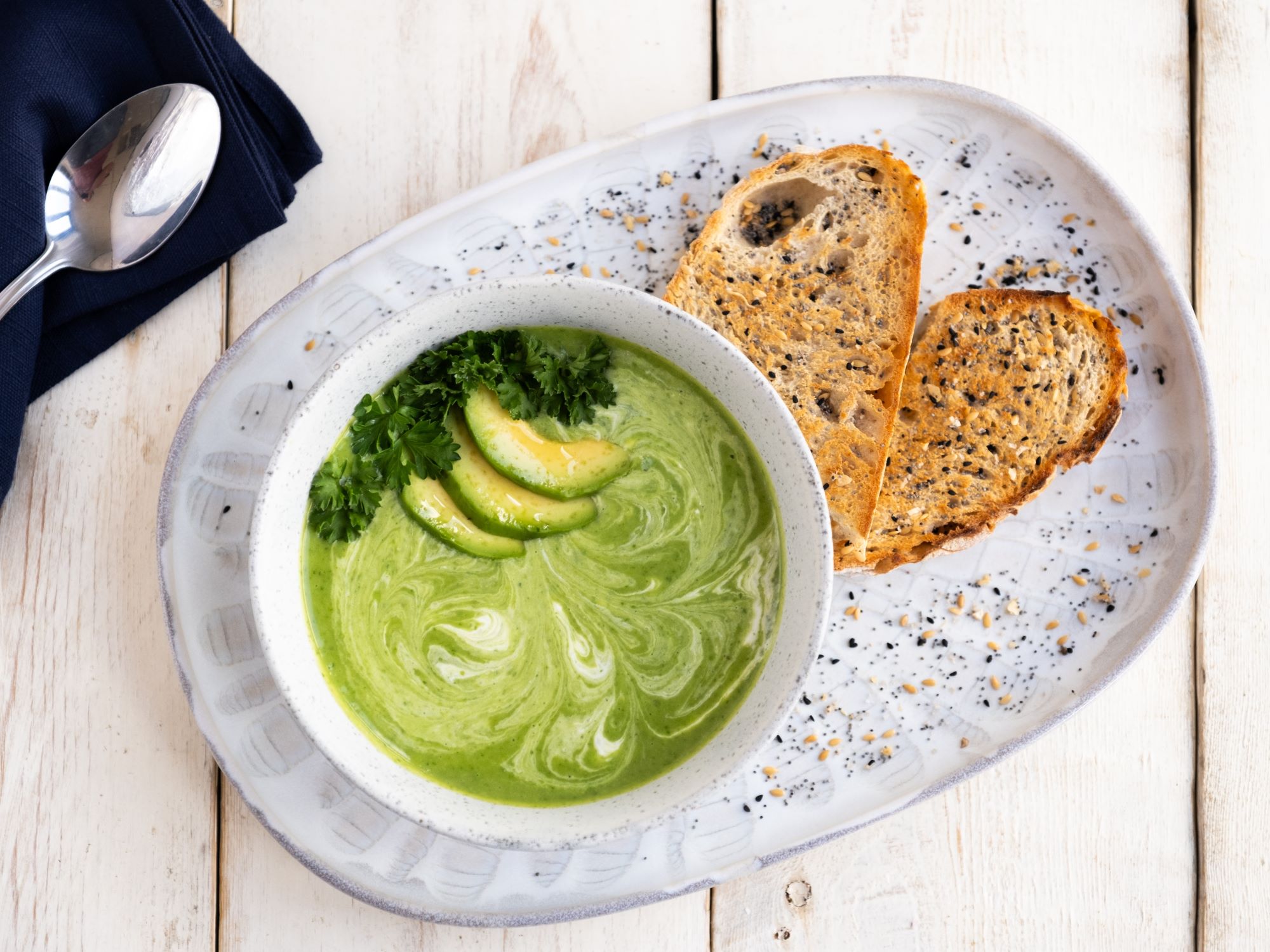Supergreens and potato hot smoothie soup