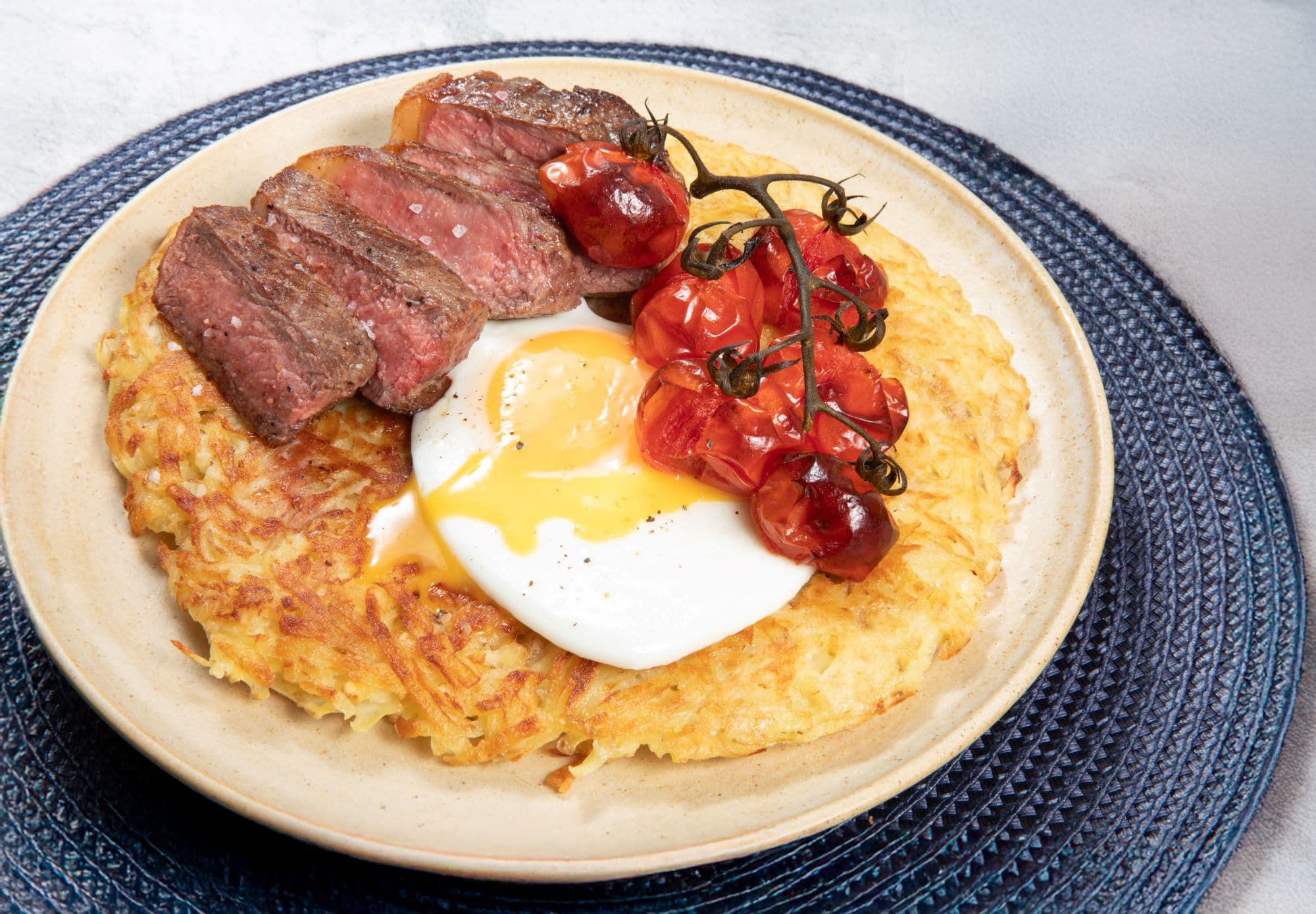 one-pan rösti with steak and egg